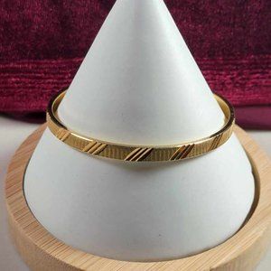 Monet Bracelet Gold Tone with Pattern 7 1/4"